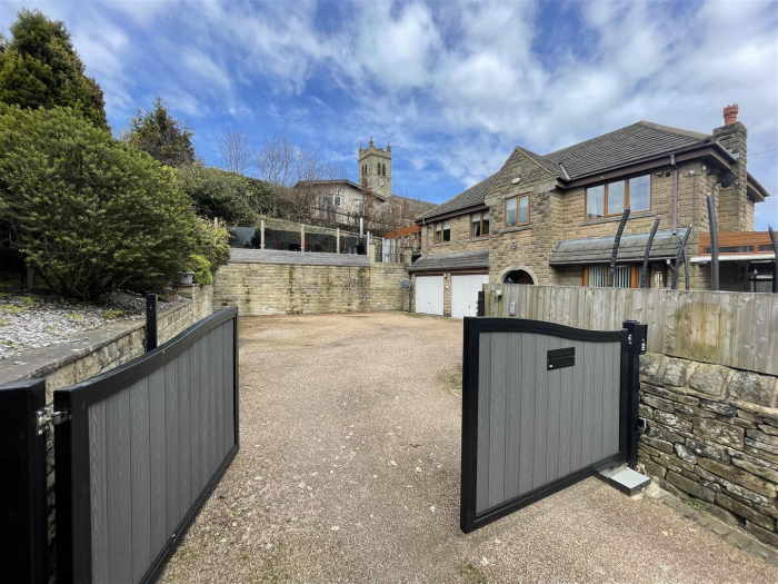 Property details Kalm House, Raw Lane, Illingworth, Halifax HX2 WS