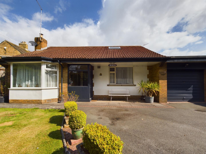 Property details Wenderley, Toothill Lane, Brighouse HD6 3SE WS