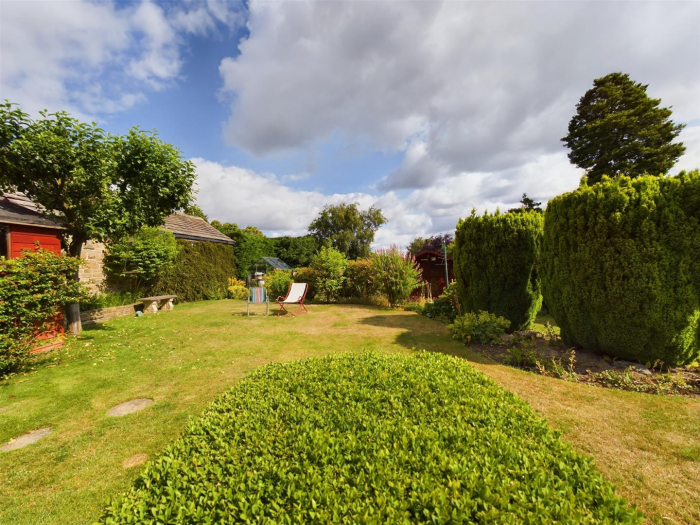 Property details Wenderley, Toothill Lane, Brighouse HD6 3SE WS